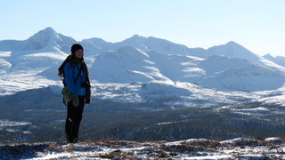 Ane på Kollutholen med Rondane i bakgrunnen