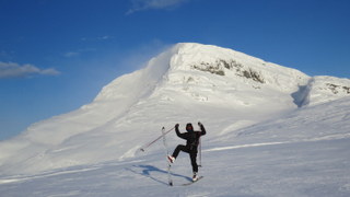 Håkon foran Iendafjellet
