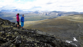 På toppen av Syndre Knutshøa (1690 moh)