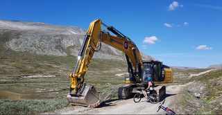 Gravemaskin i Grøndalen